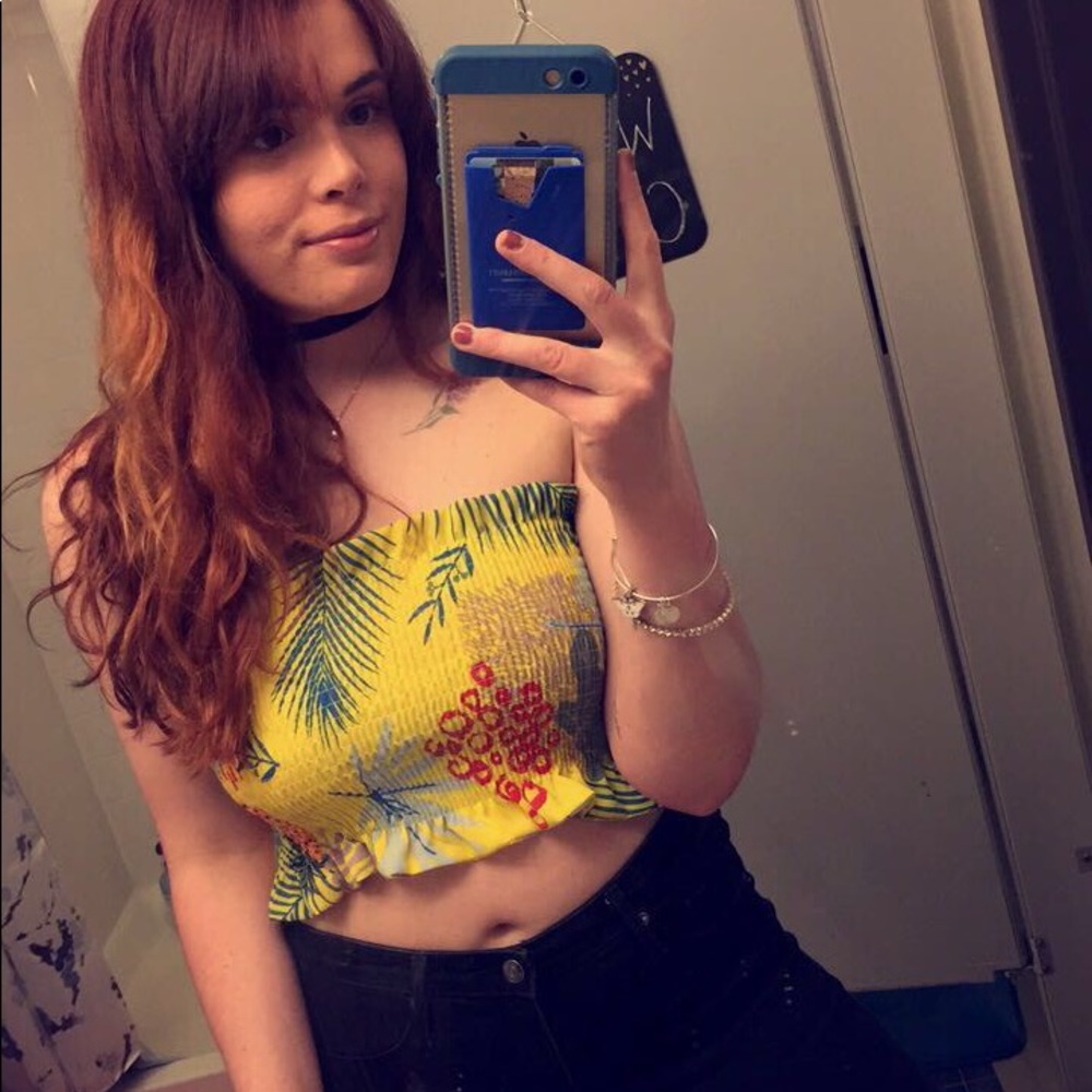 Floral sleeveless crop top